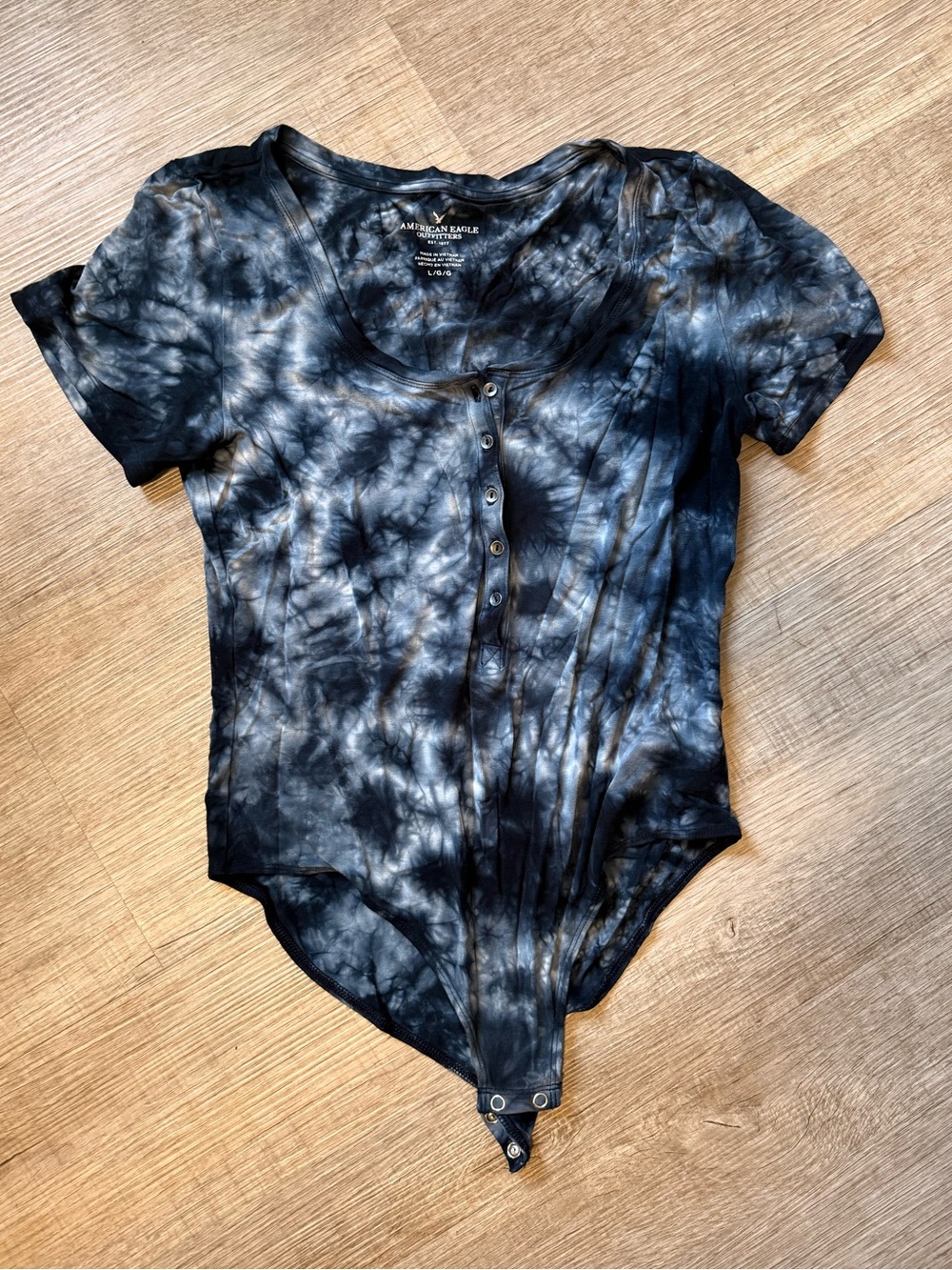 American Eagle Blue Gray Tie Dye Bodysuit Large Button Front Top